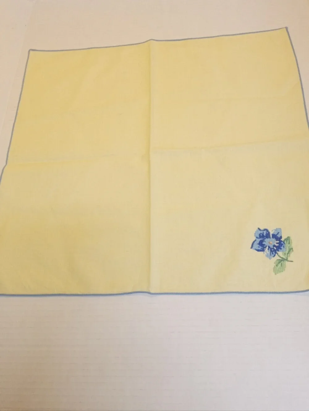 Vintage Cloth Napkins 4 Cream Color With Blue Floral Print Blue Trim 16